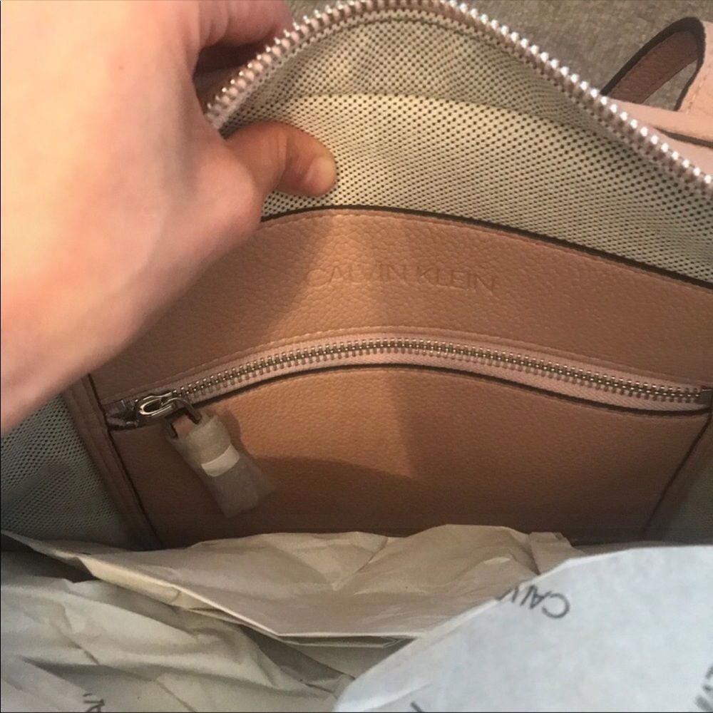 Calvin Klein Small Tote Pebb Bag - Picture 3 of 5